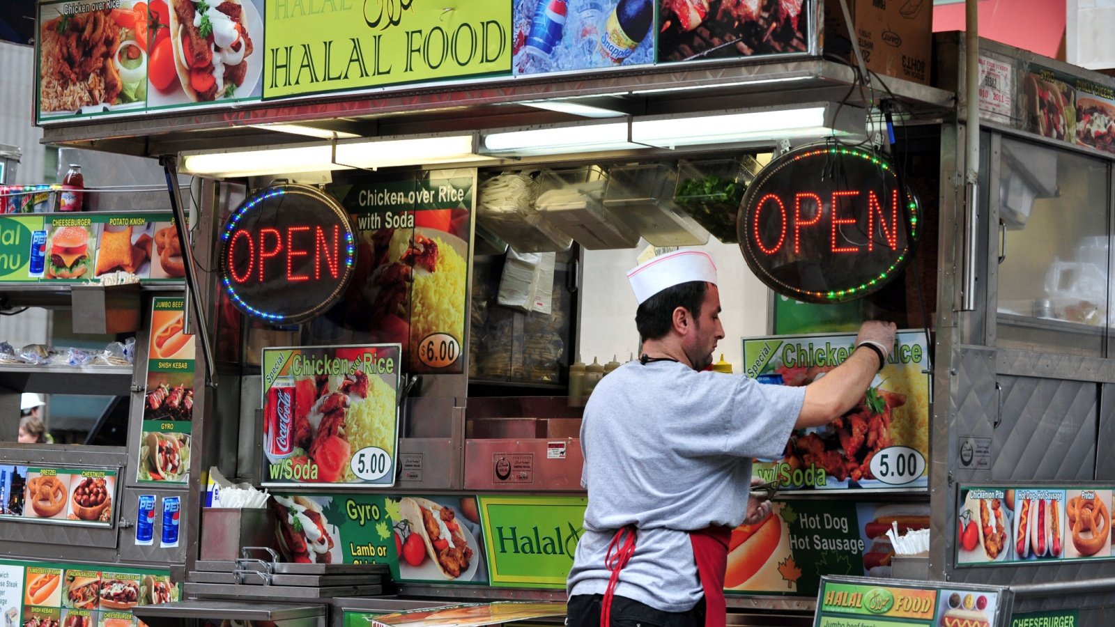 Arabic fast food stand Halal ChameleonsEye Shutterstock