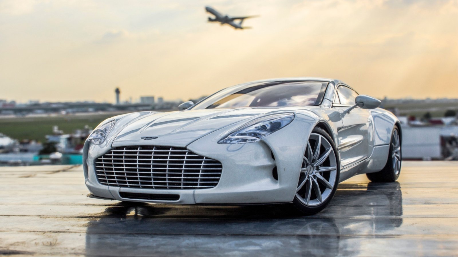 Aston Martin One 77 luxury car PhatTai Shutterstock