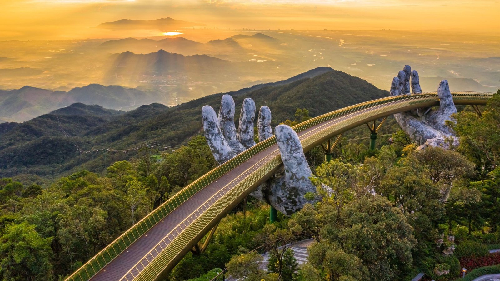 Ba Na Hill in Da Nang, Vietnam Hien Phung Thu Shutterstock