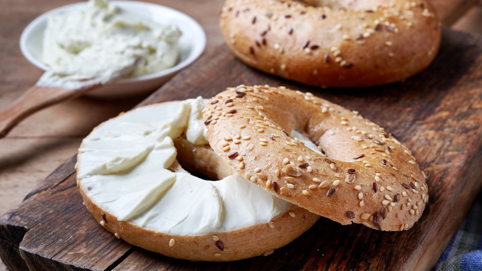 Bagel with Cream Cheese breakfast bigacis Shutterstock