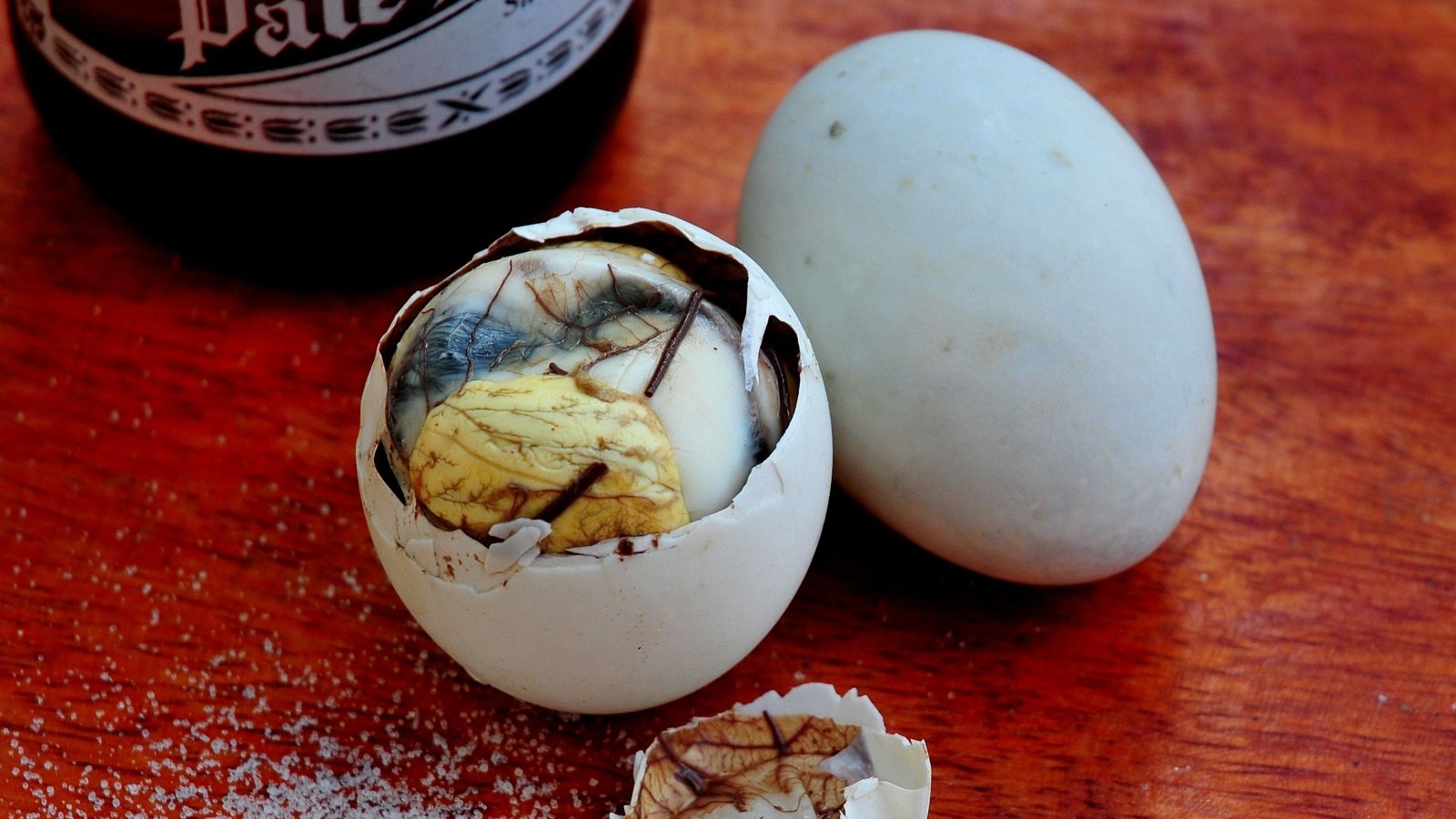 Balut embryo fertilized duck egg JomNaz Shutterstock