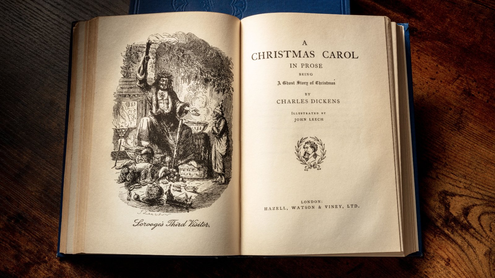 Book Holiday A Christmas Carol dickens Plateresca Shutterstock