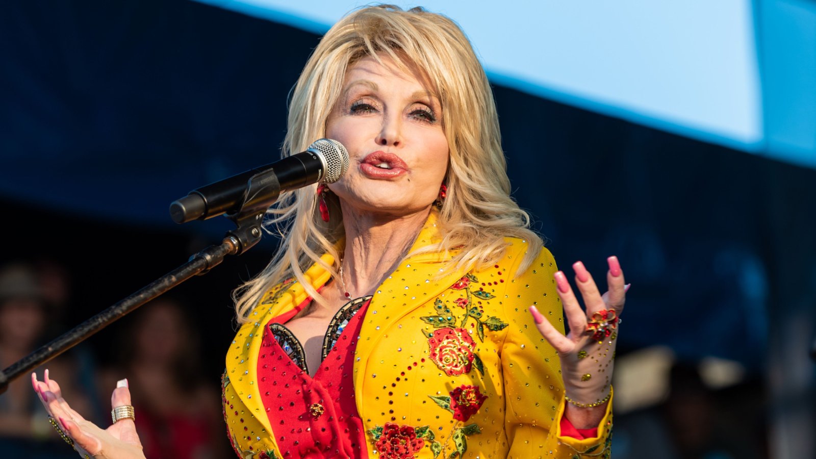 Celebrity Singer Artist Dolly Parton 2019 Carl Beust Shutterstock