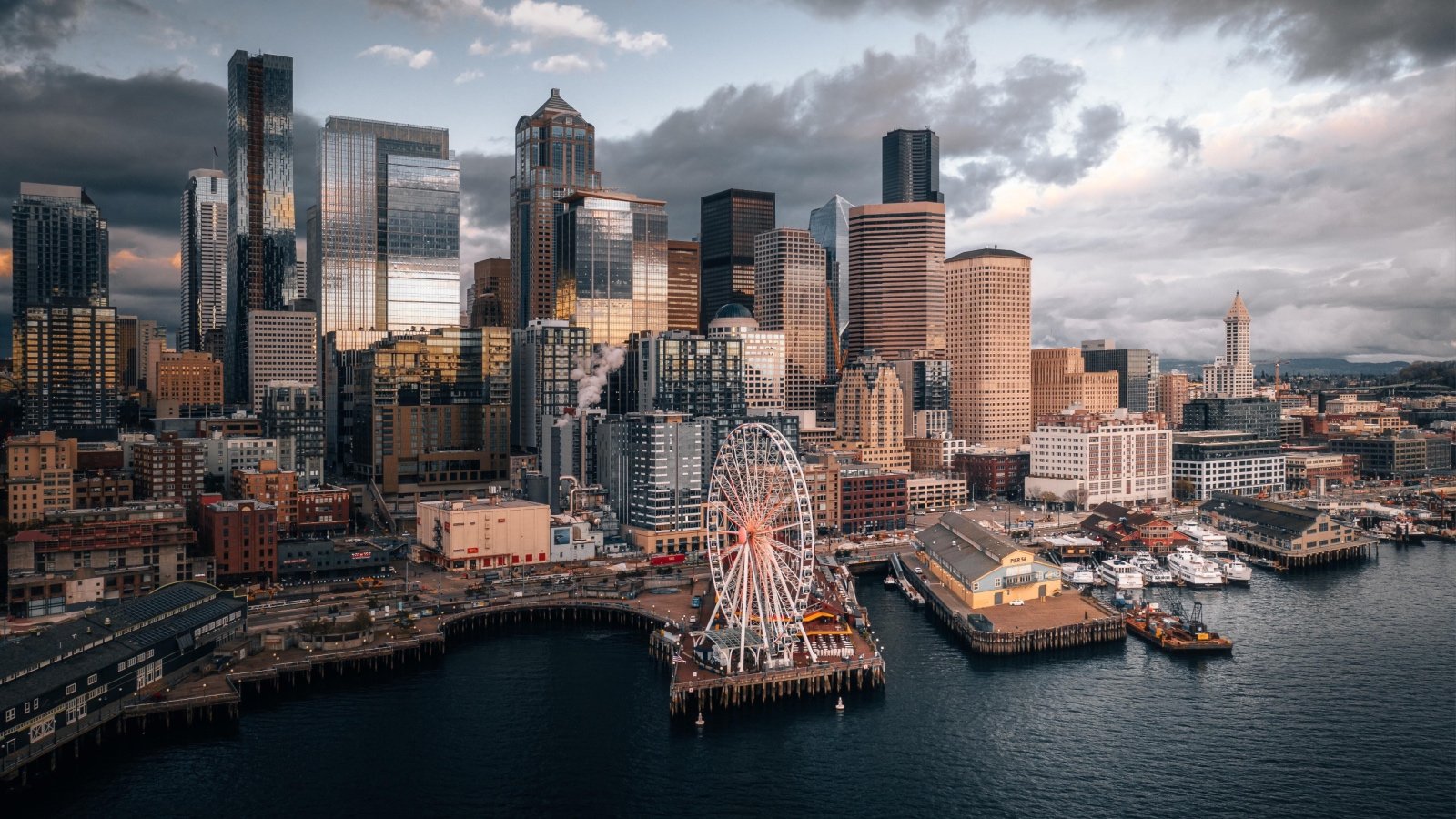 Cloudy Seattle Washington Ferris Wheel Vilizer Shutterstock