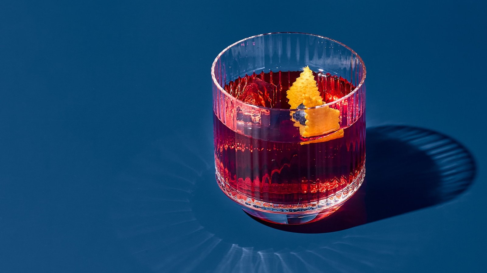 Cocktail Negroni gin drinks alcohol Ryzhkov Photography Shutterstock