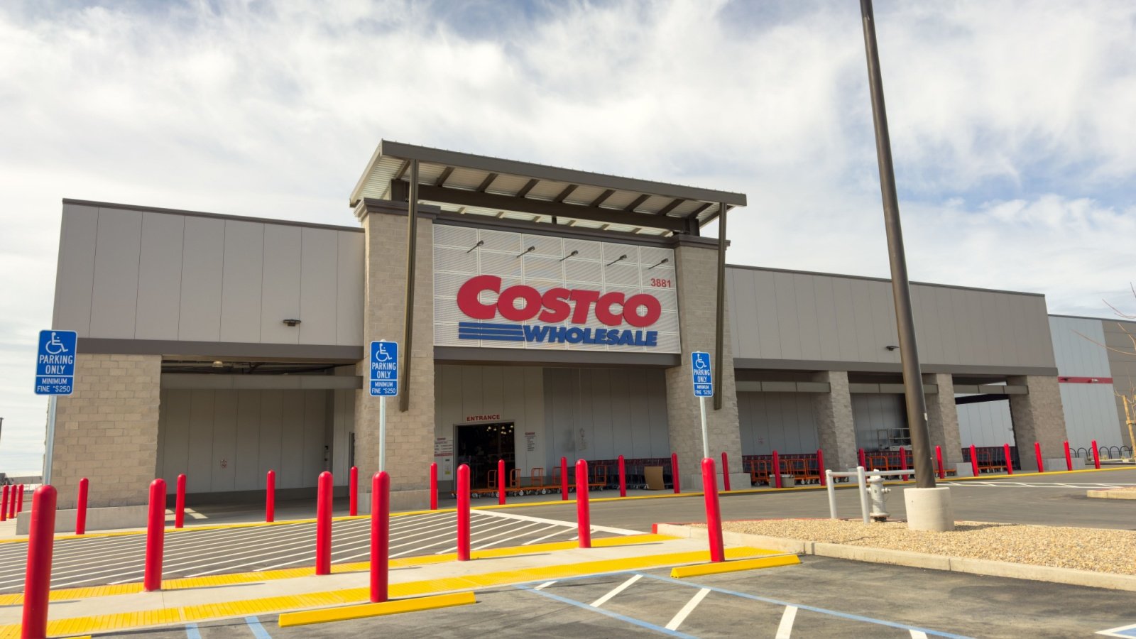 Costco membership warehouse wholesale building store brand ZikG Shutterstock