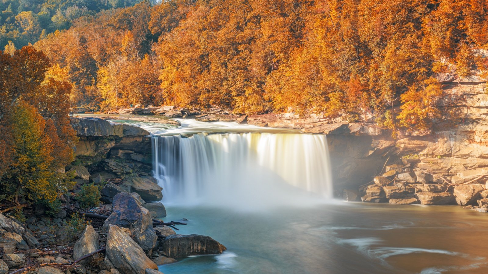 Cumberland Falls on the Cumberland River in Cumberland Falls State Resort Park, Kentucky Sean Pavone Shutterstock