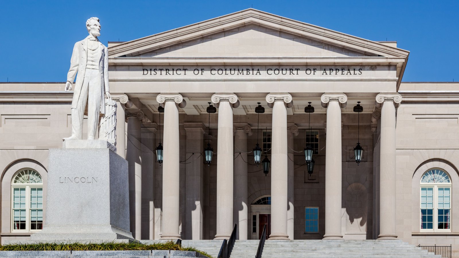 DC District of Columbia Court of Appeals building eurobanks shutterstock