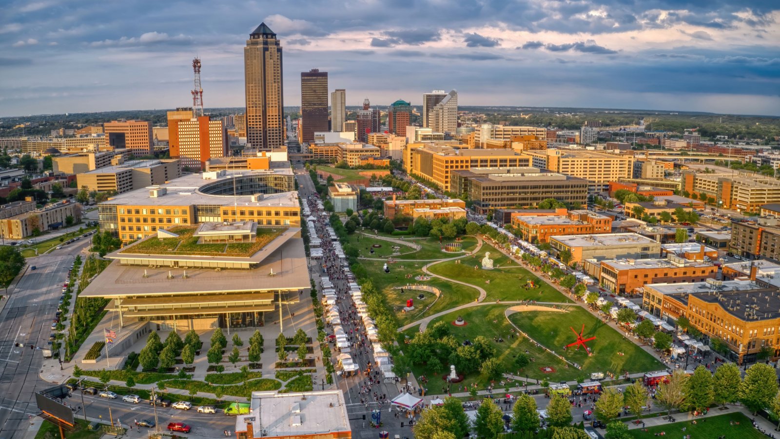 Des Moines Iowa Aerial Jacob Boomsma Shutterstock