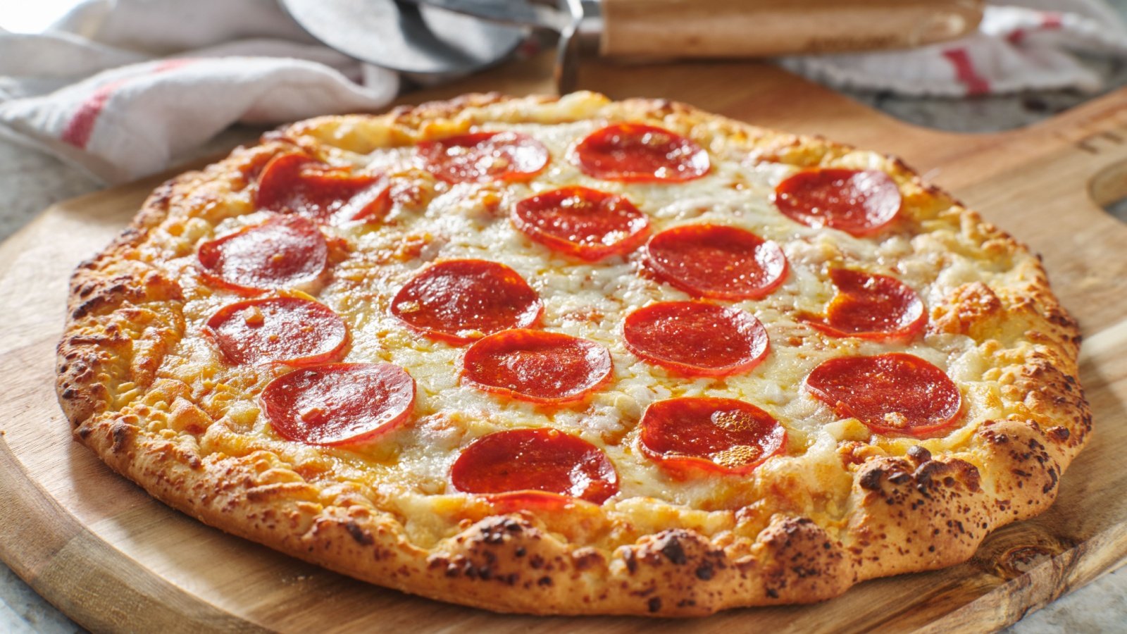 Food pepperoni pizza Joshua Resnick Shutterstock