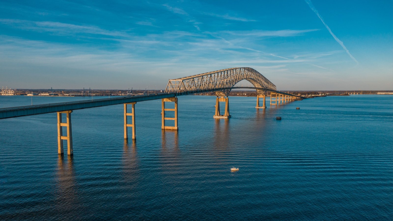 Francis Scott Key Bay Bridge Baltimore tokar Shutterstock