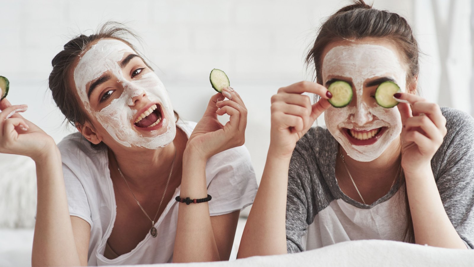 Friends spa treatment facial face skin care Standret Shutterstock