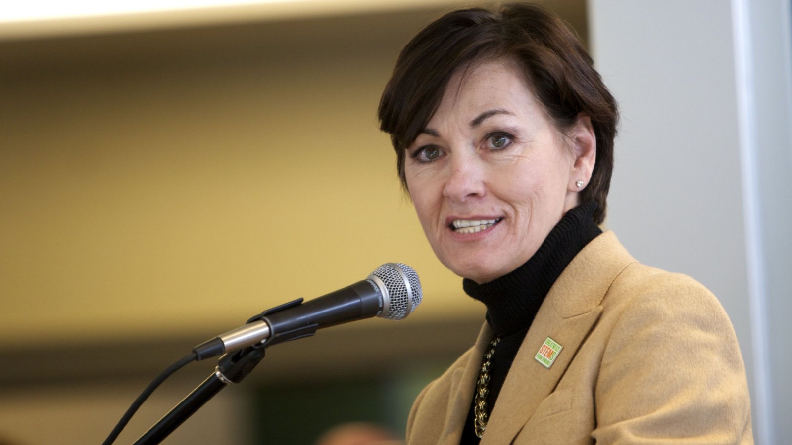 Governor Kim Reynolds Iowa Republican Politics Rich Koele Shutterstock