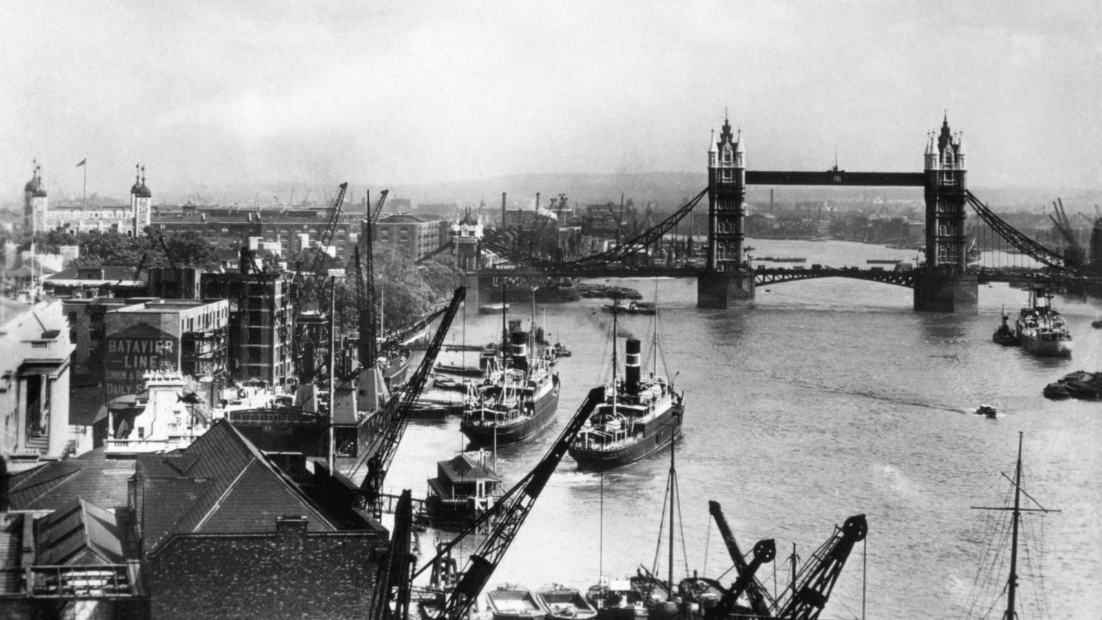 Historic London 1910 Bridge Thames Everett Collection Shutterstock