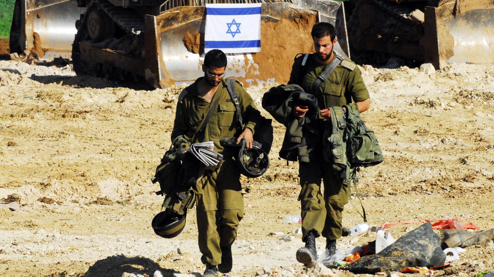 Israeli soldiers partially withdraw Gaza Israel 2009 ChameleonsEye Shutterstock