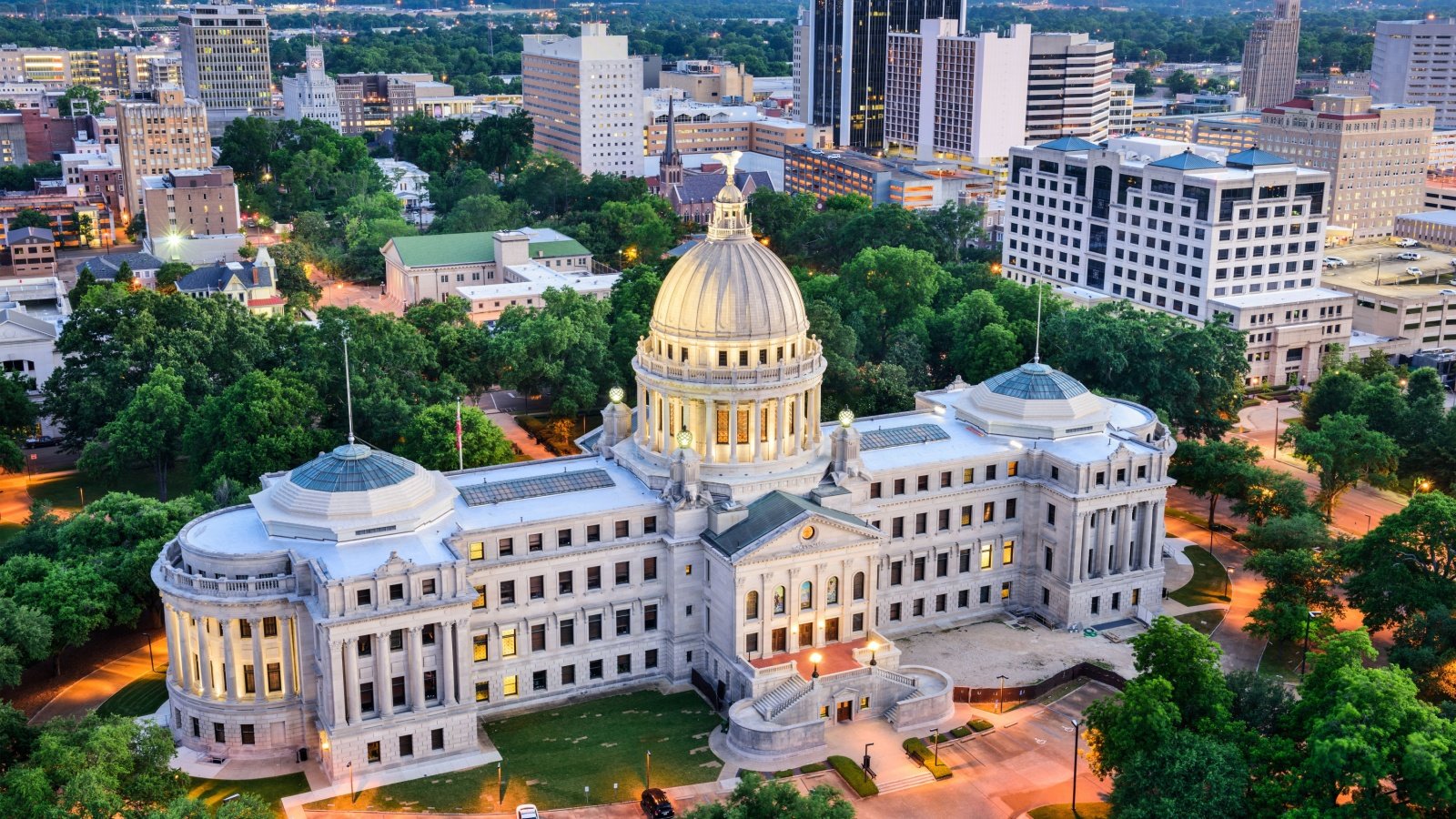 Jackson Mississippi Capitol Sean Pavone Shutterstock