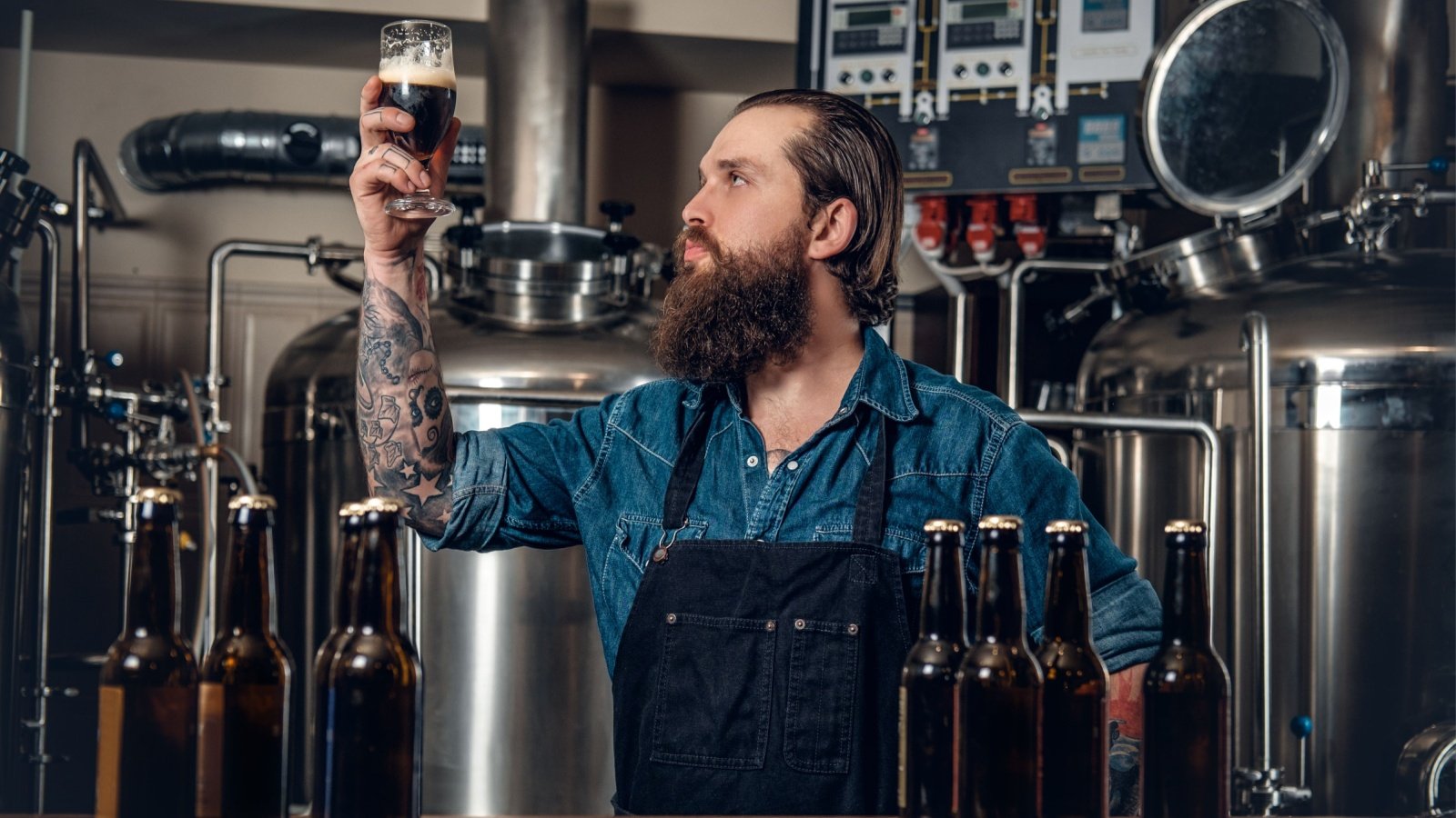 Job brewer beer microbrewery craft FXQuadro Shutterstock