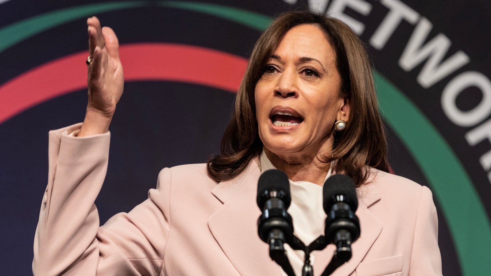 Kamala Harris lev radin Shutterstock