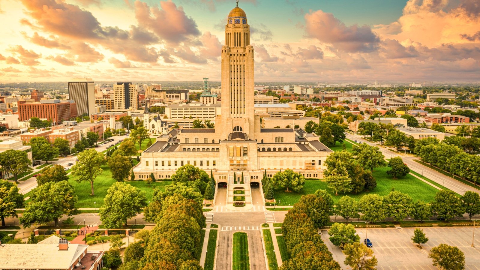 Lincoln Nebraska state capital Mihai Andritoiu Shutterstock