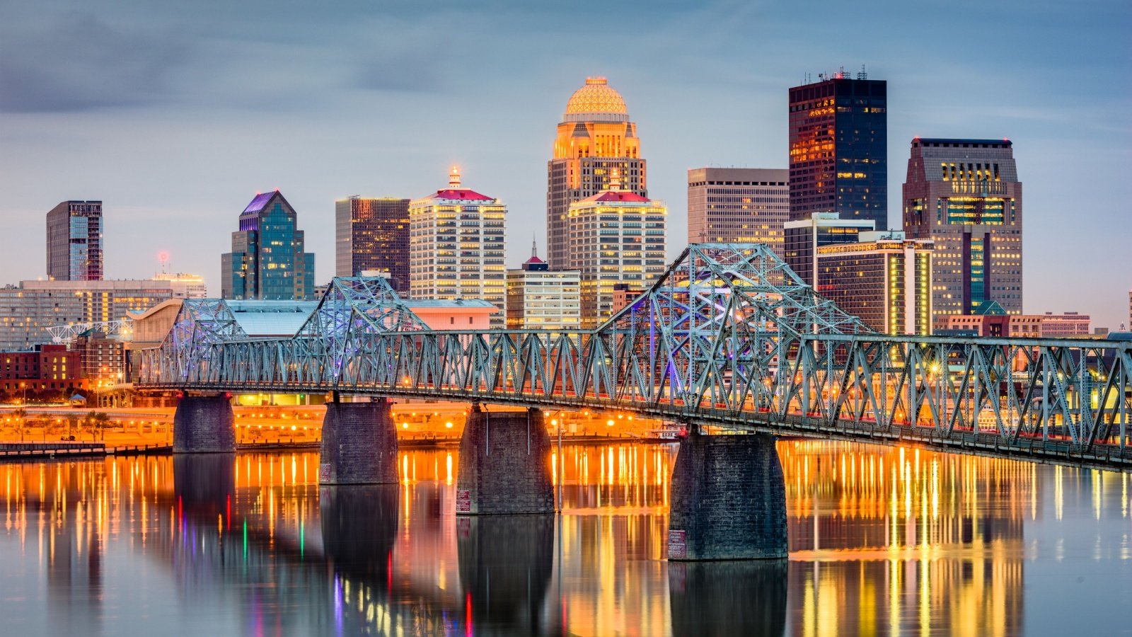 Louisville Kentucky Sean Pavone Shutterstock