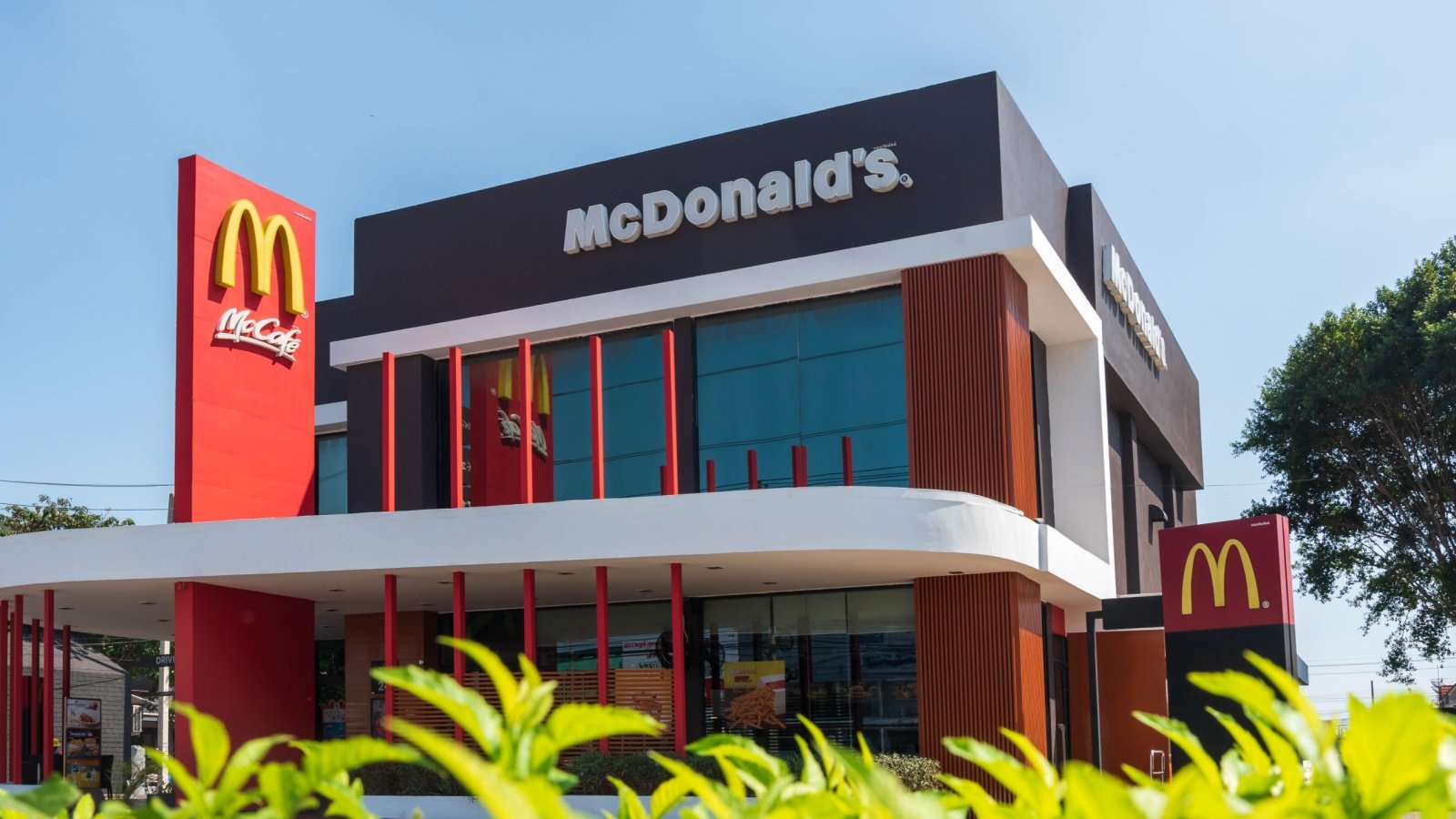 MCDONALDS logo fast food chain restaurant CHALERMPHON SRISANG Shutterstock