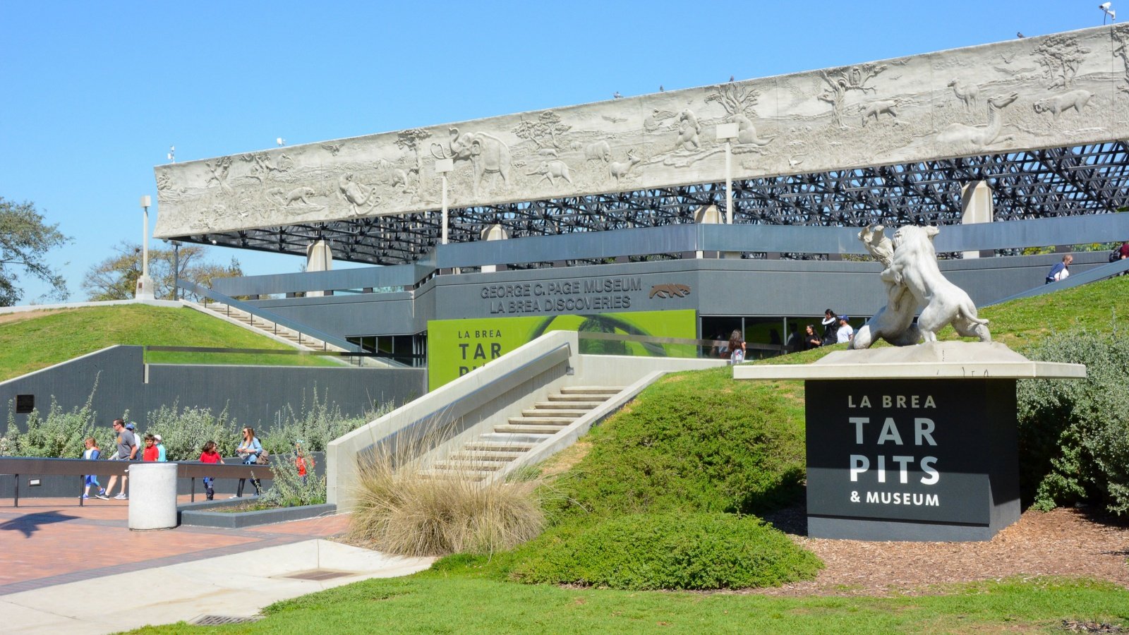 Museum at the La Brea Tar Pits Los Angeles California Steve Cukrov Shutterstock