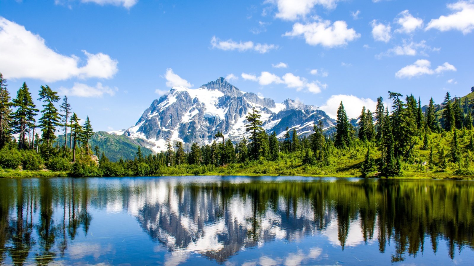 North Cascades National Park, Washington SoisudaS Shutterstock