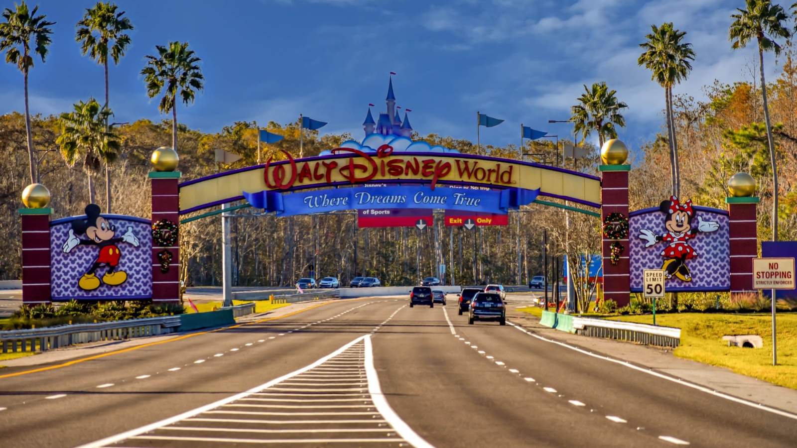 Orlando Walt Disney Theme Parks at Lake Buena Vista VIAVAL TOURS Shutterstock