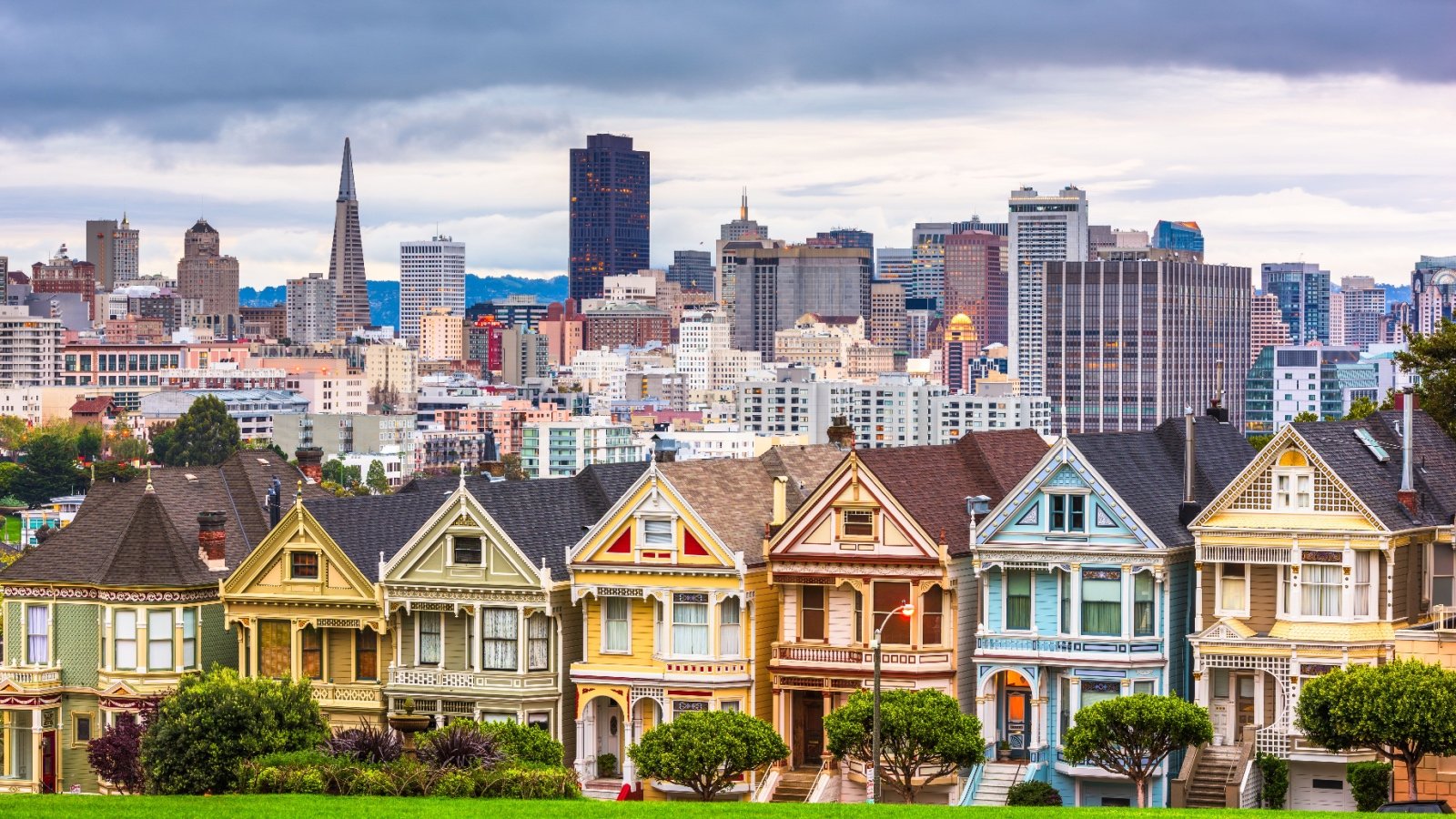 San Francisco Home Alamo Square Sean Pavone Shutterstock