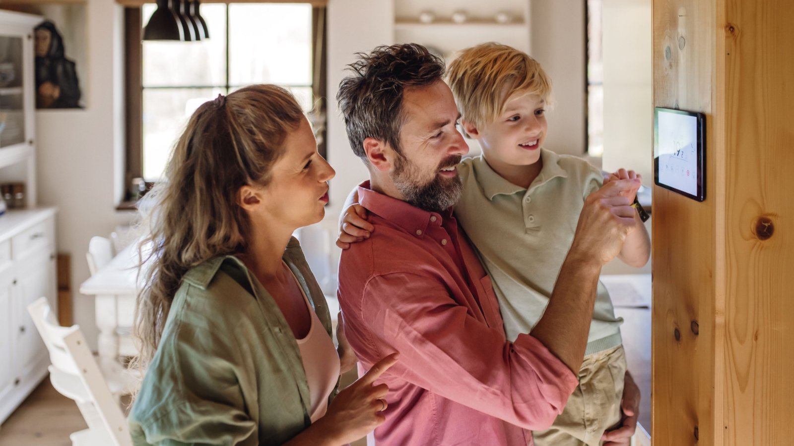 Smart Thermostat Energy Saving Family Green Sustainable Technology Halfpoint Shutterstock