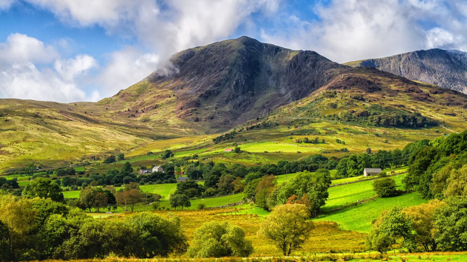 Snowdonia National Park in North Wales of the United Kingdom Milosz Maslanka Shutterstock Snowdonia National Park in North Wales of the United Kingdom Milosz Maslanka Shutterstock