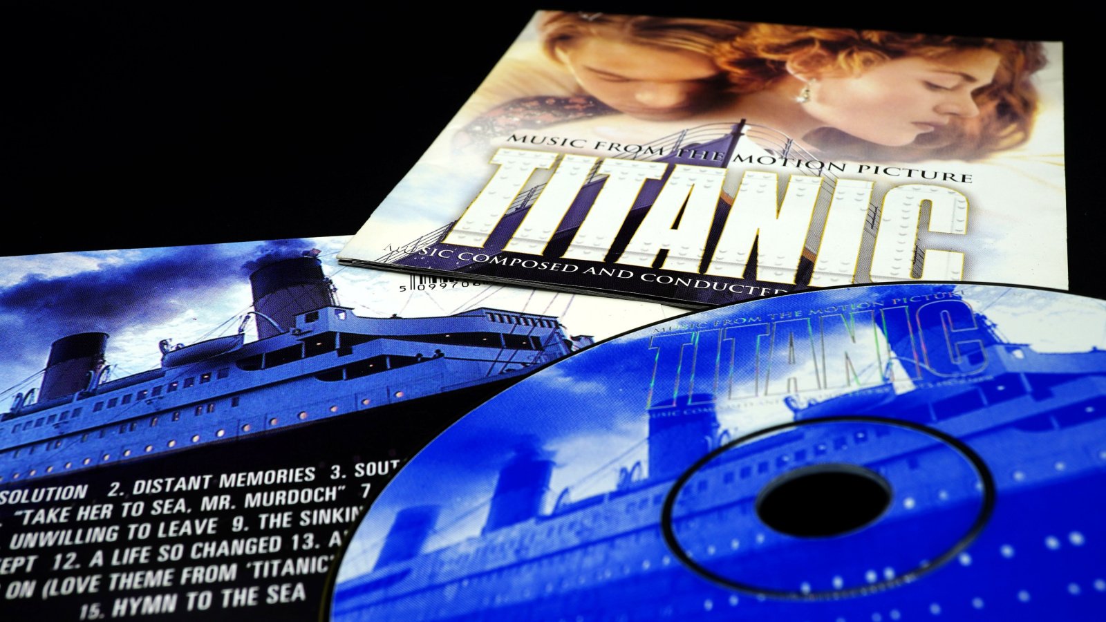 Soundtrack Titanic Movie James Cameron Kate Winslet Leonardo DiCaprio Kraft74 Shutterstock