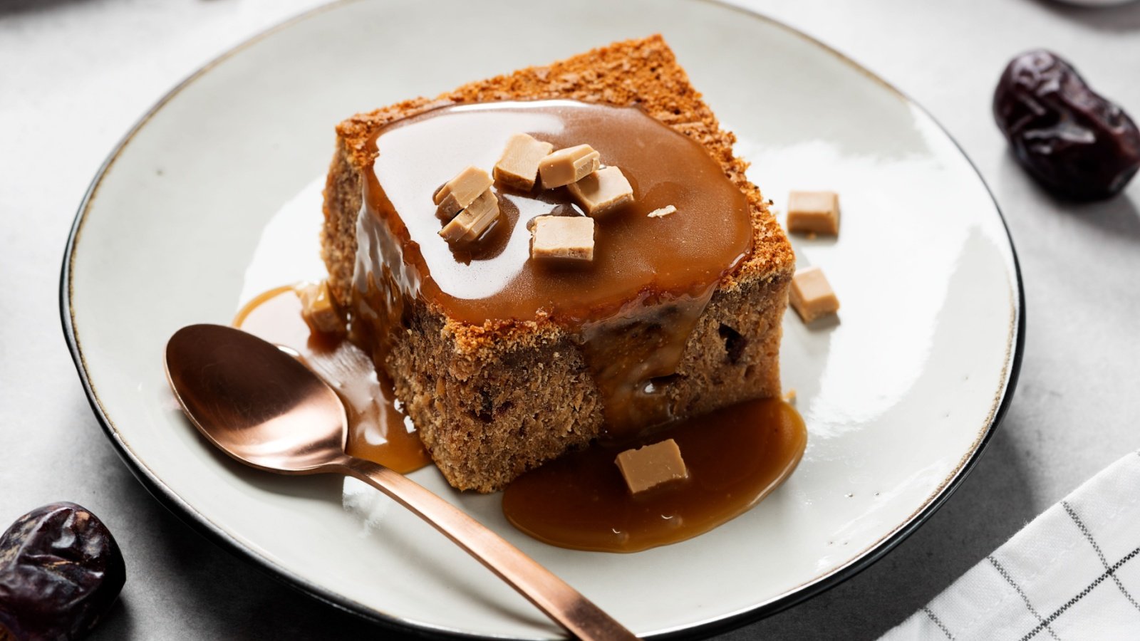 Sticky Toffee Pudding sponge cake dates nelea33 Shutterstock