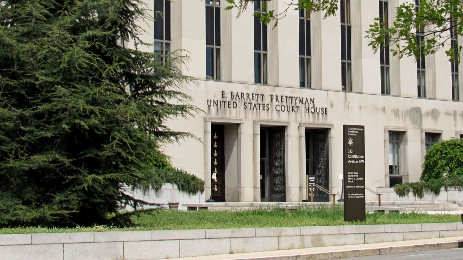 The E. Barrett Prettyman US federal courthouse Daniel J. Macy Shutterstock