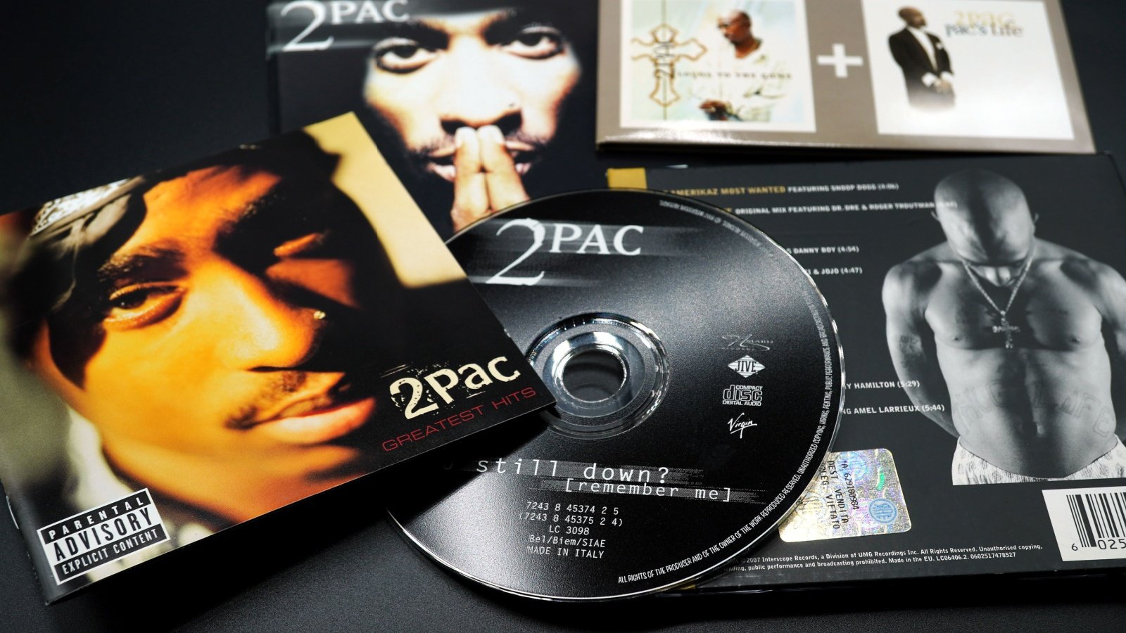 Tupac Shakur 2PAC CD Kraft74 Shutterstock