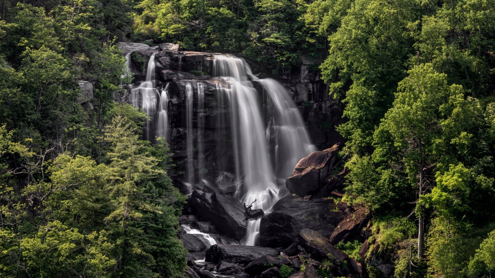 Upper Whitewater Falls, a waterfall near Cashiers in western North Carolina Kenneth Keifer Shutterstock