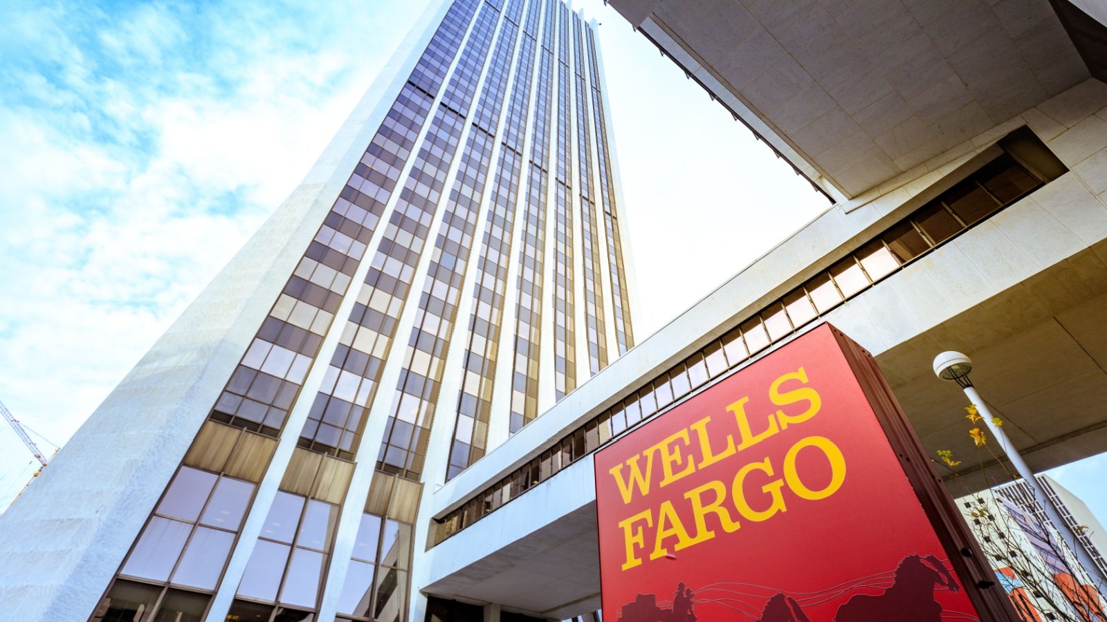 Wells Fargo Bank ARTYOORAN Shutterstock