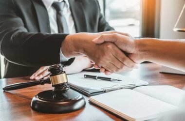What to Expect When Working with an Accident Attorney