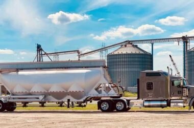 Why Dry Bulk Transport Is Critical to Industrial Manufacturing