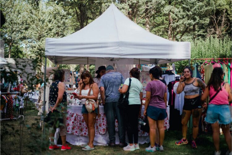 Why Pop-Up Vendors Are Turning to Crypto-Friendly POS