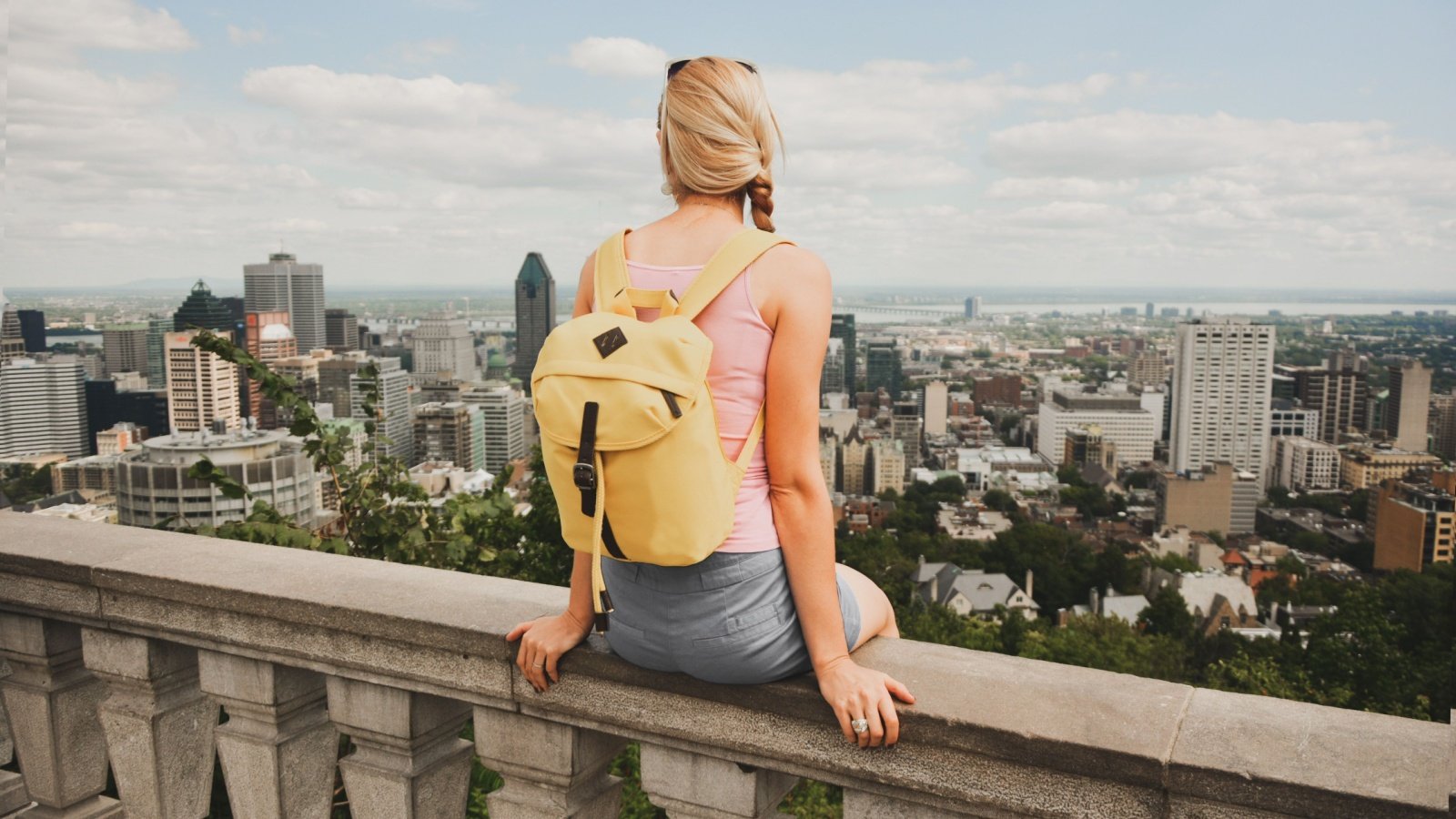 Woman in Montreal Canada travel kipgodi Shutterstock