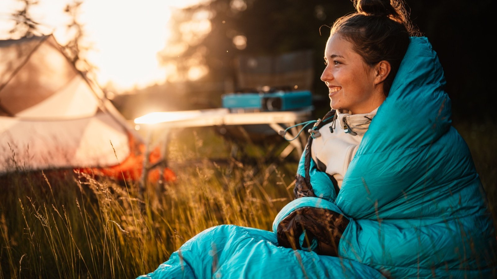 Woman tent sleeping bag camping zedspider Shutterstock