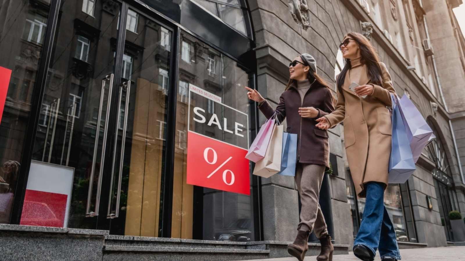 Women shopping shutterstock MSN