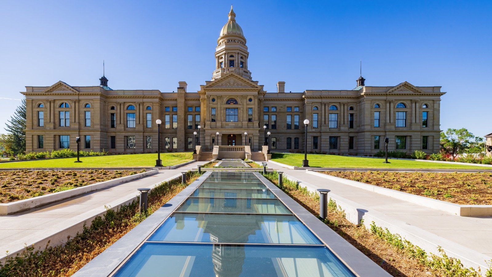 Wyoming State capitol building at Cheyenne, Wyoming Kit Leong Shutterstock