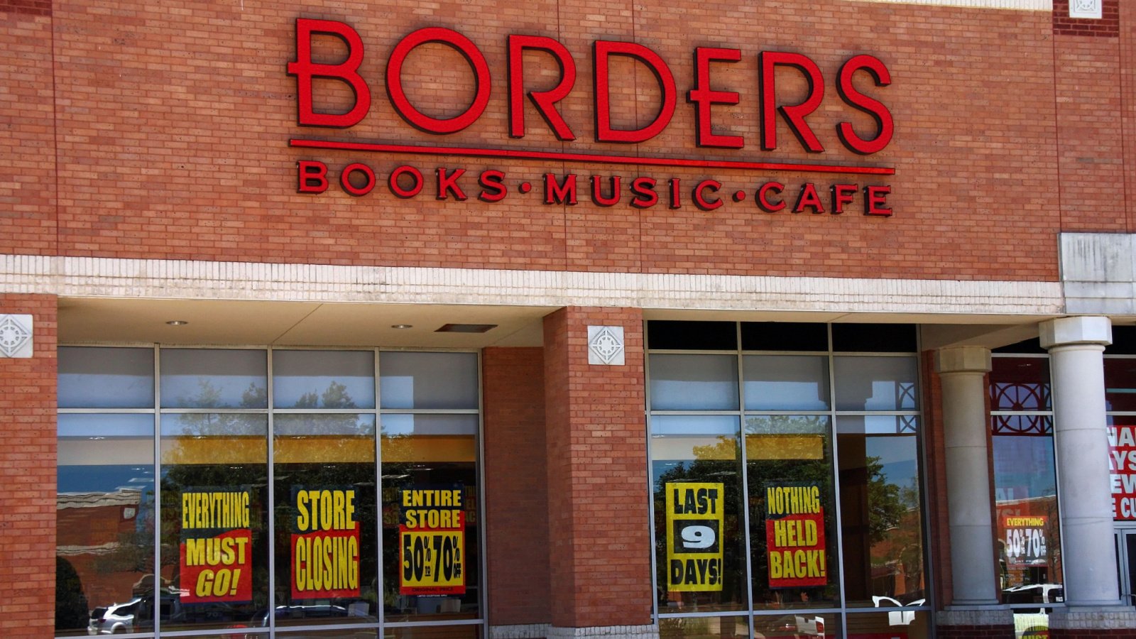 borders books store closing Ken Durden Shutterstock