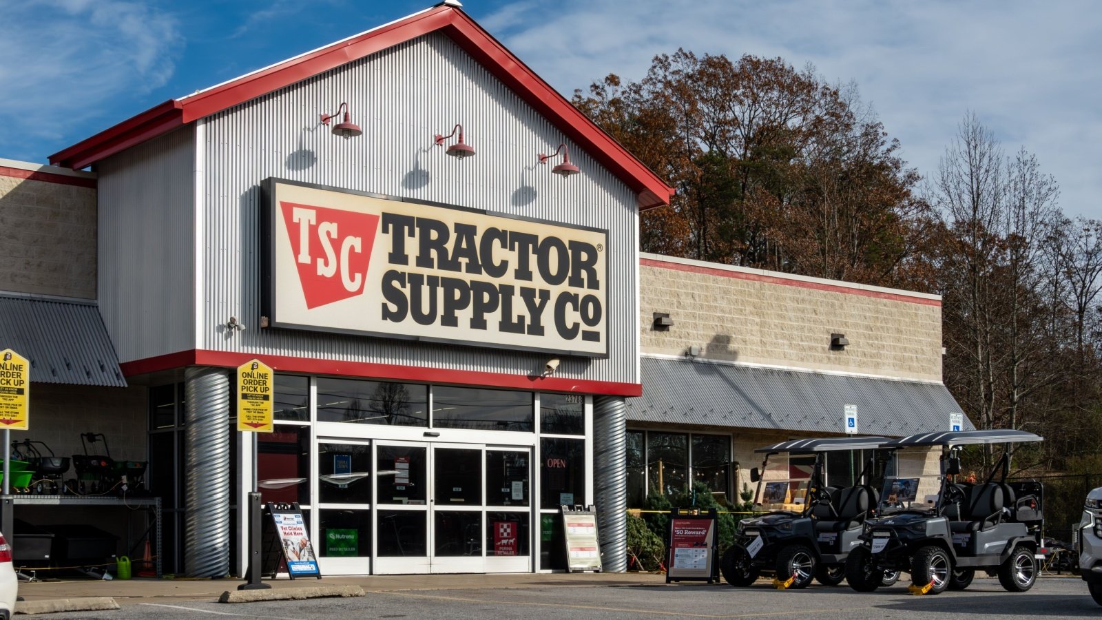 logo of the Tractor Supply Company store farm Alexanderstock23 Shutterstock