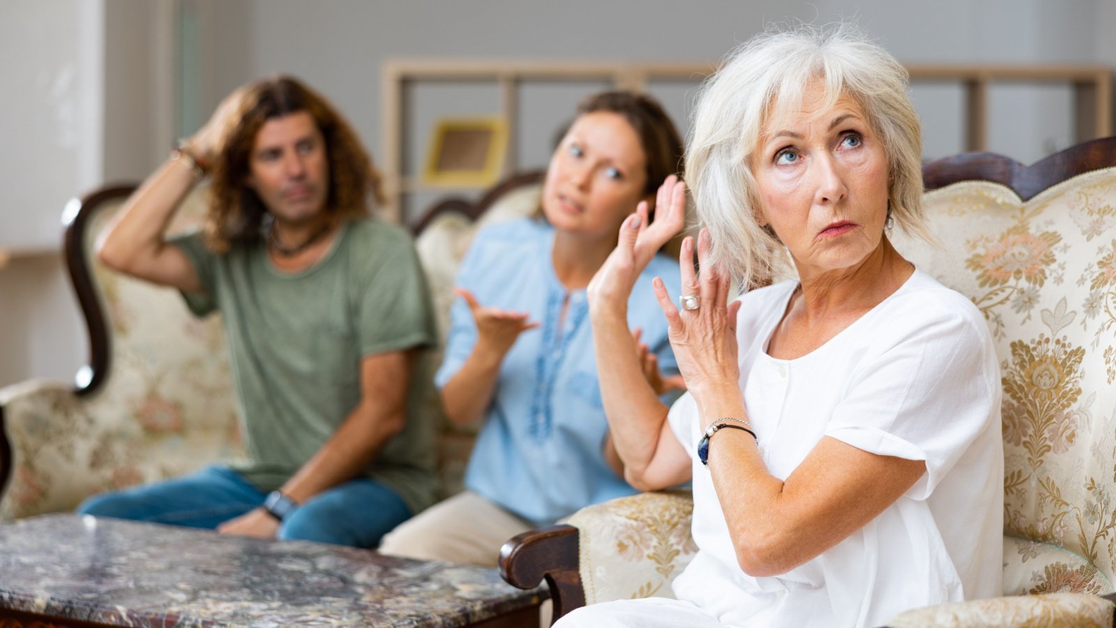 mother in law fight adult children son daughter