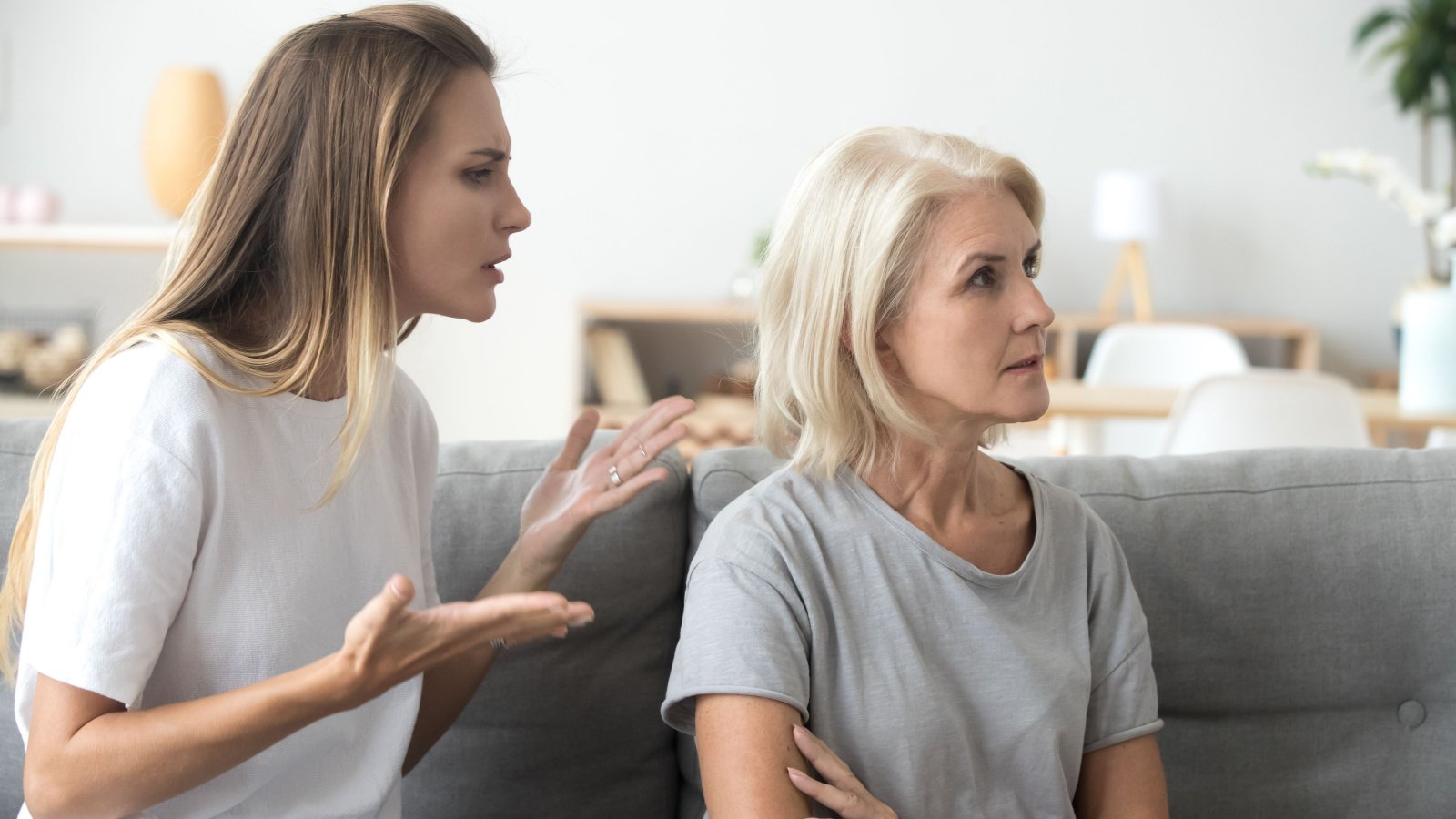 women arguing fighting daughter adult mother